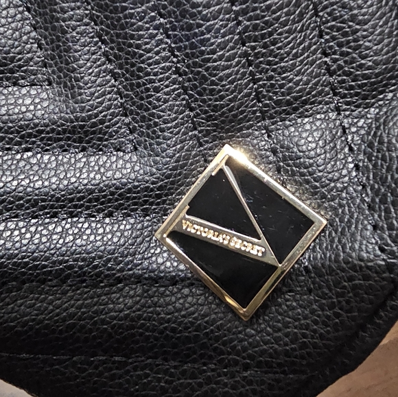 * NWOT * Victoria's Secret V-Quilt Perfume Pouch - Picture 7 of 7